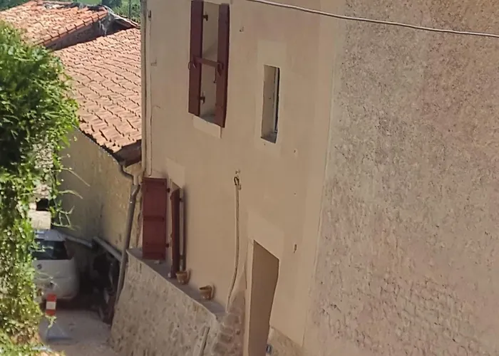 La Nit De La Fontaine Dom wakacyjny